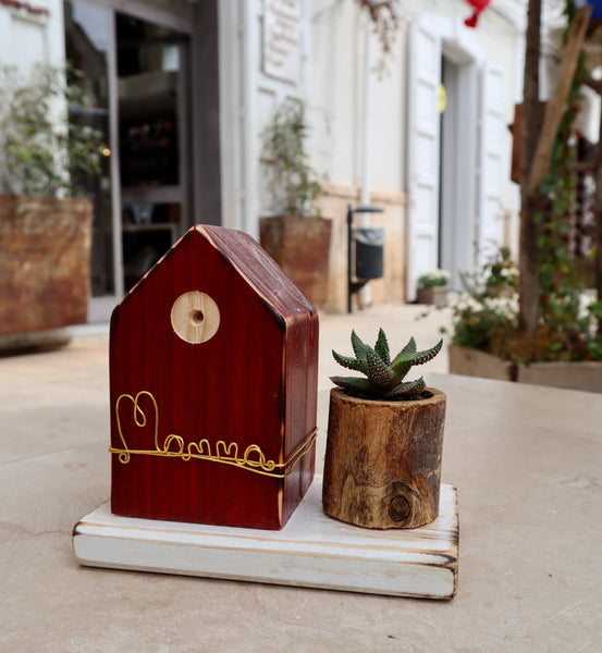 Casetta  piccola in legno con scritta Home