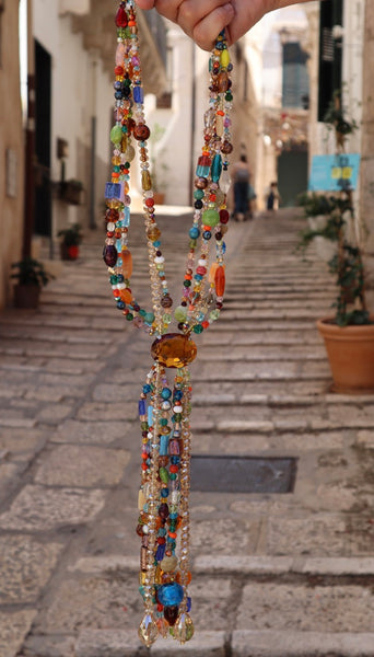 Collana multicolor lunga con cristallo centrale