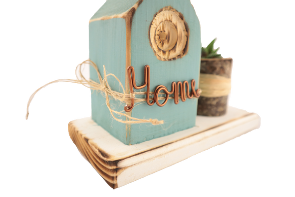 Casetta  piccola in legno con scritta Home