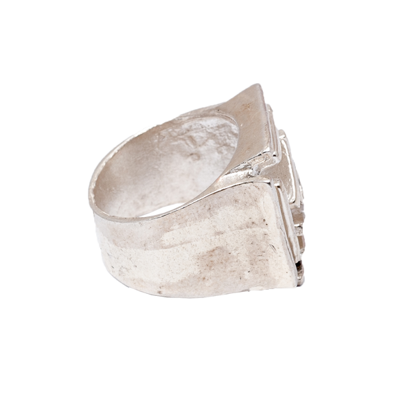 Anello in argento 925 realizzato attraverso la tecnica della cera persa