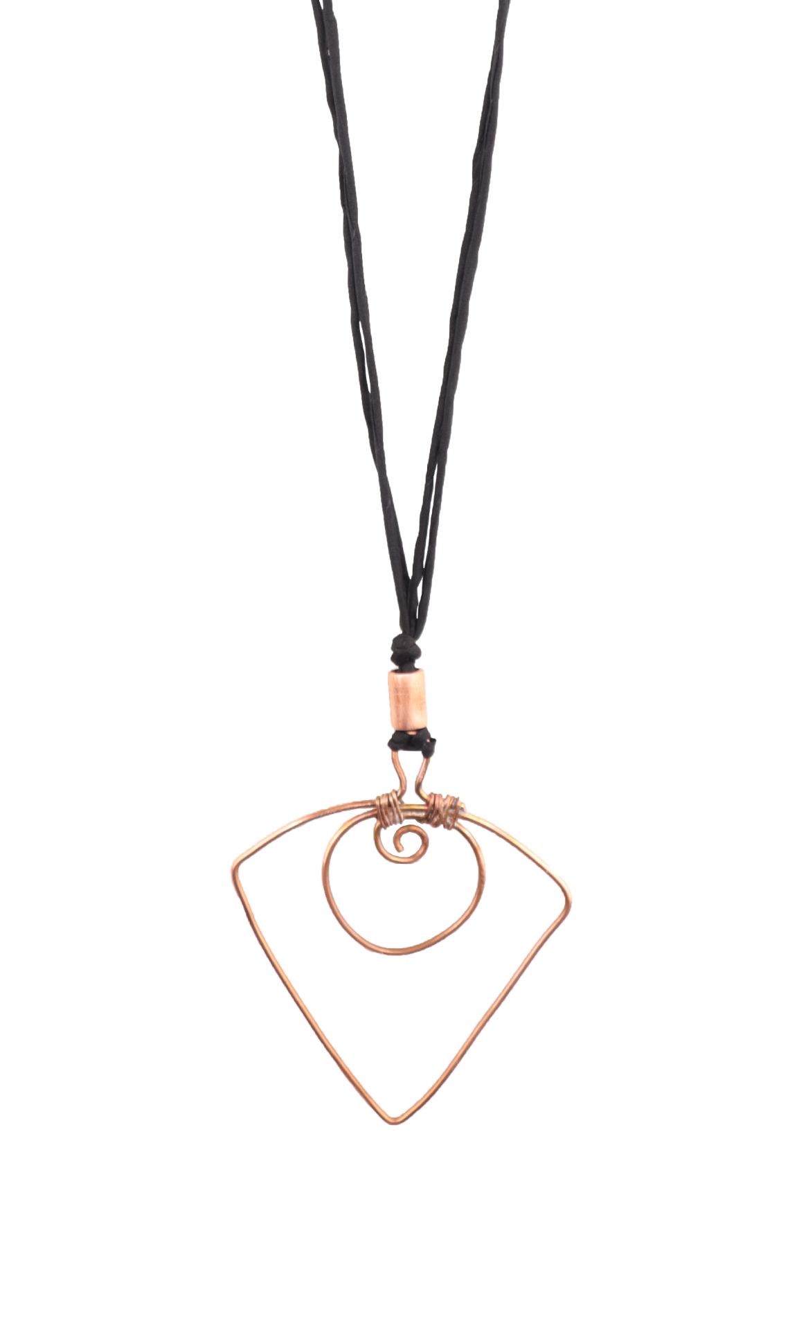 Collana con pendente in varie forme e filo di seta in tre colorazioni